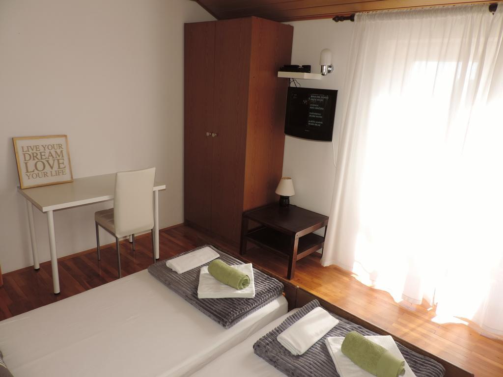 Apartment Vidas Novalja Exterior photo