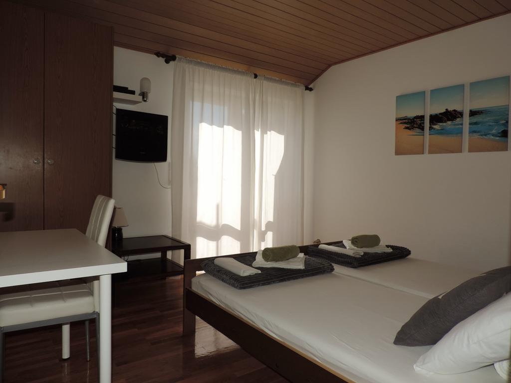 Apartment Vidas Novalja Exterior photo