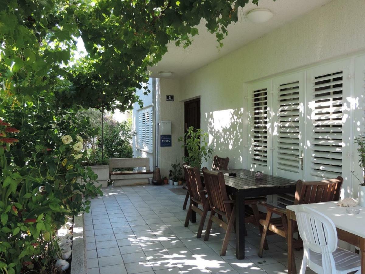 Apartment Vidas Novalja Exterior photo